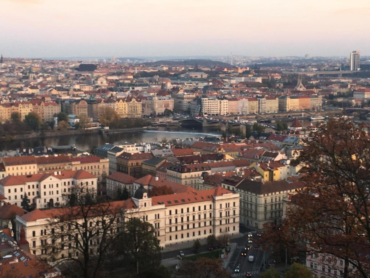 Exclusive Apartment On Zborovska Praga Exterior foto